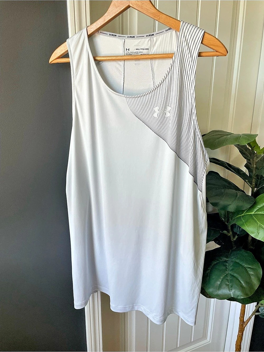 Under Armour HeatGear Striped Athletic Run Singlet Tank Pinstripe Men’s XXL FLAW